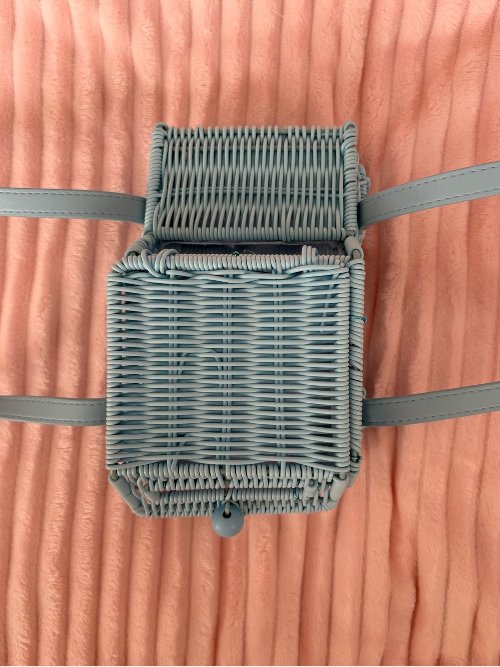 Tommy Bahama Blue Wicker Car Bag - Picture 6 of 7